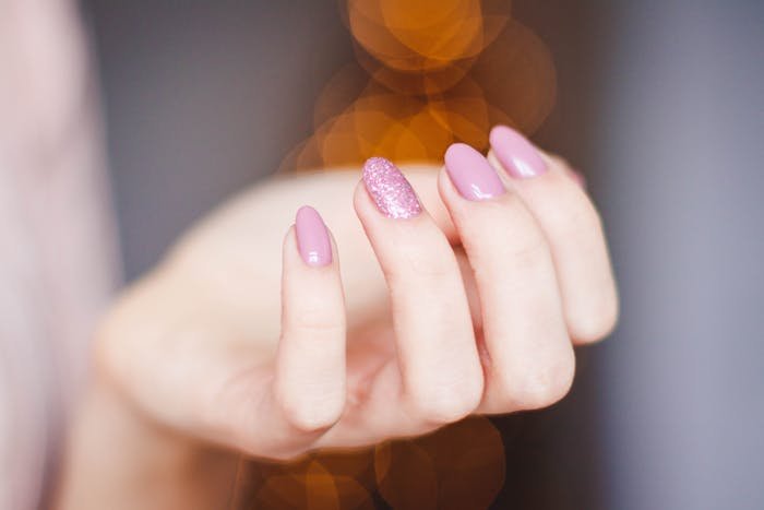 uñas de color rosa
